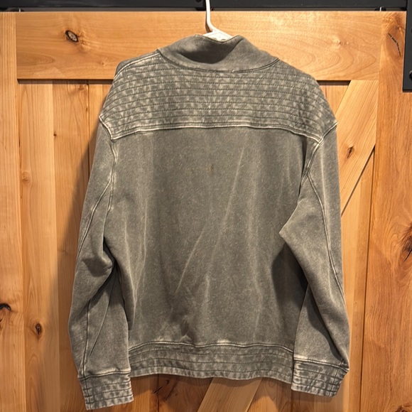 Green Casual Sweatshirt with Collared Neckline - Picture 6 of 6